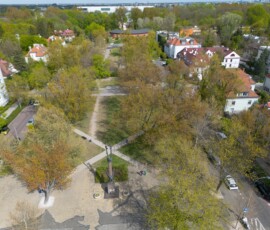 Plac Inwalidów obok kamienicy – lokalizacja mieszkania Żoliborz